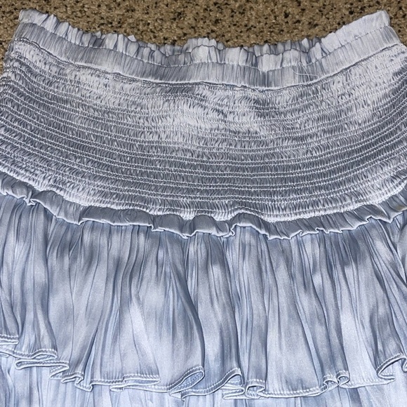 Elegant White Ruffled Skirt - Picture 2 of 4